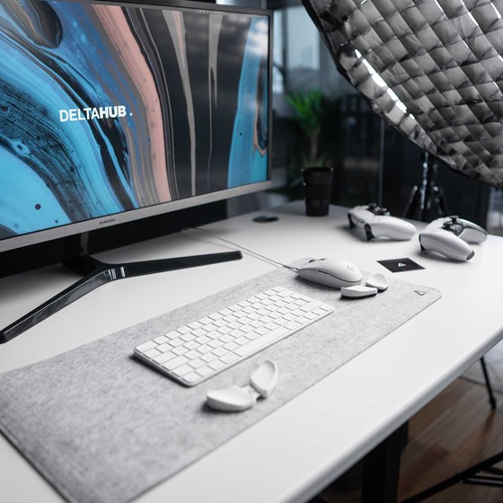 DeltaHub Podloga za miš Minimalistic Desk Mat Felt  Light Grey - L